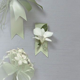Dendrobium Orchid Boutonniere